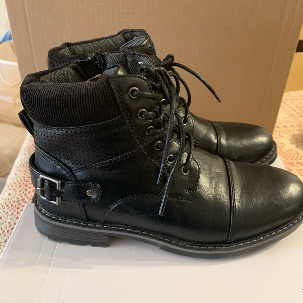 Aldo Balish-K Boys Boots in Black in US 4